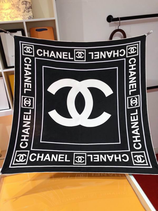 Chanel silk scarf 90X90cm E33 (23)